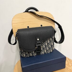 [국내배송]디올 (D*or) 미니 새들 스트랩백