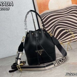 [국내배송]프라다 다이노 레더 버킷백