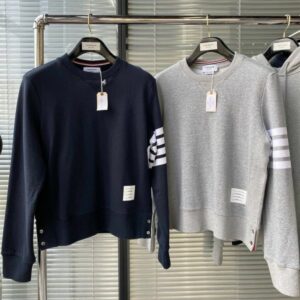 [국내배송]톰브라운 4BAR 사선완장 맨투맨