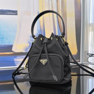 [국내배송]프라다 리나일론 버킷백 블랙 1BH038