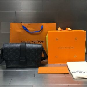 [국내배송]루이비통 LOUIS S-케이프 메신저백